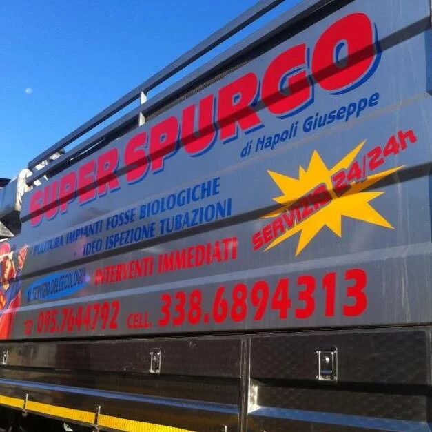 Dettaglio del mezzo autospurgo reale Super Spurgo